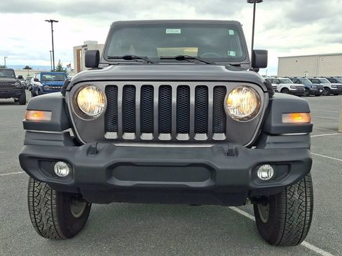 Used 2018 Jeep Wrangler Sport AWD/4WD image 2