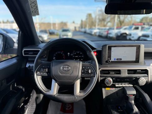 Used 2025 Toyota 4Runner TRD Off-Road image 24