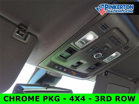 Used 2022 GMC Yukon SLT w/ SLT Premium Package image 32