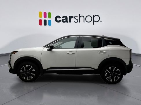 Used 2025 Nissan Kicks SV image 2