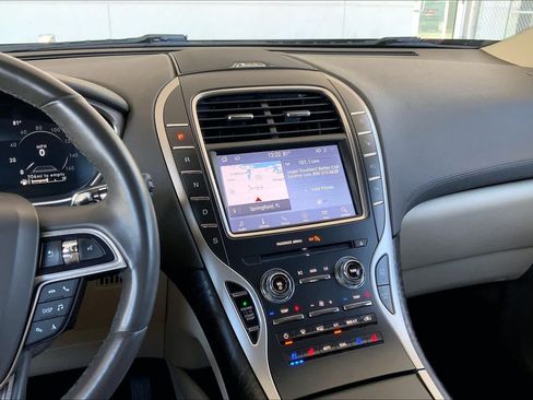 Used 2020 Lincoln Nautilus Reserve w/ Equipment Group 201A AWD/4WD image 7