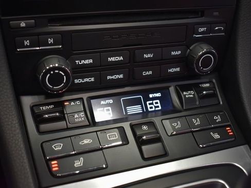 Used 2018 Porsche 718 Boxster GTS image 16