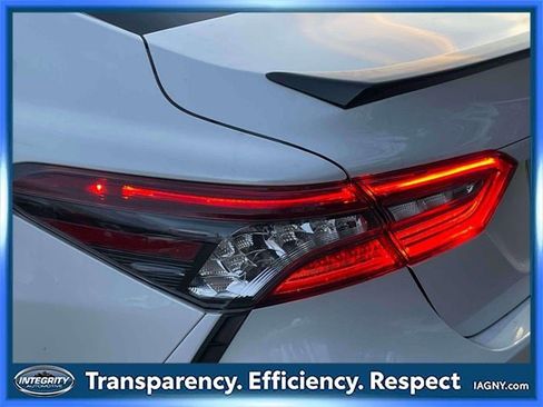 Used 2021 Toyota Camry XSE image 11