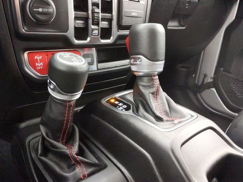 Used 2019 Jeep Wrangler Unlimited Rubicon w/ Uconnect 4C Nav & Sound Group image 22