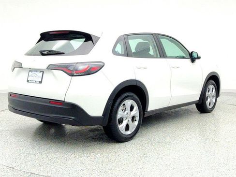 Used 2025 Honda HR-V LX image 5