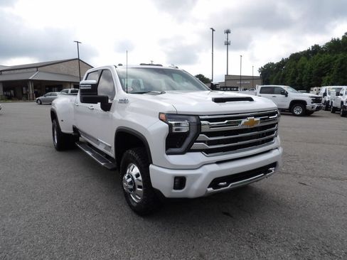 Used 2024 Chevrolet Silverado 3500 High Country w/ High Country Premium Package AWD/4WD image 11