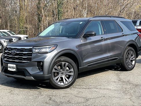 New 2026 Ford Explorer Active AWD/4WD image 2