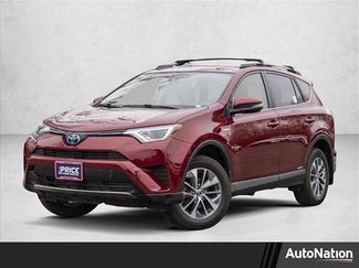 Used 2018 Toyota RAV4 LE video 1