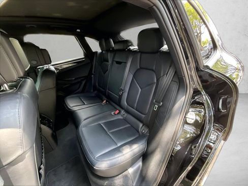 Used 2024 Porsche Macan AWD/4WD image 28