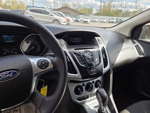 Used 2012 Ford Focus SE FWD image 17