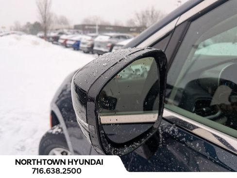 Used 2024 Chrysler Pacifica Touring-L image 44