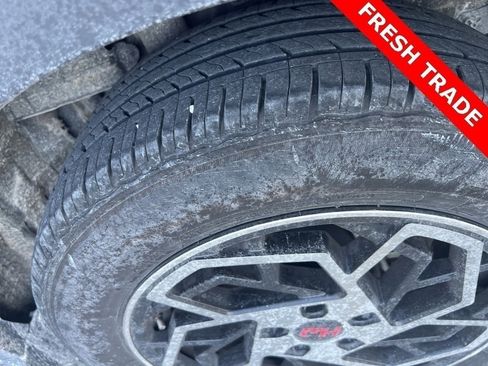 Used 2019 Toyota C-HR LE image 3