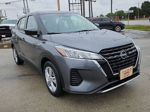 Used 2023 Nissan Kicks S FWD image 11