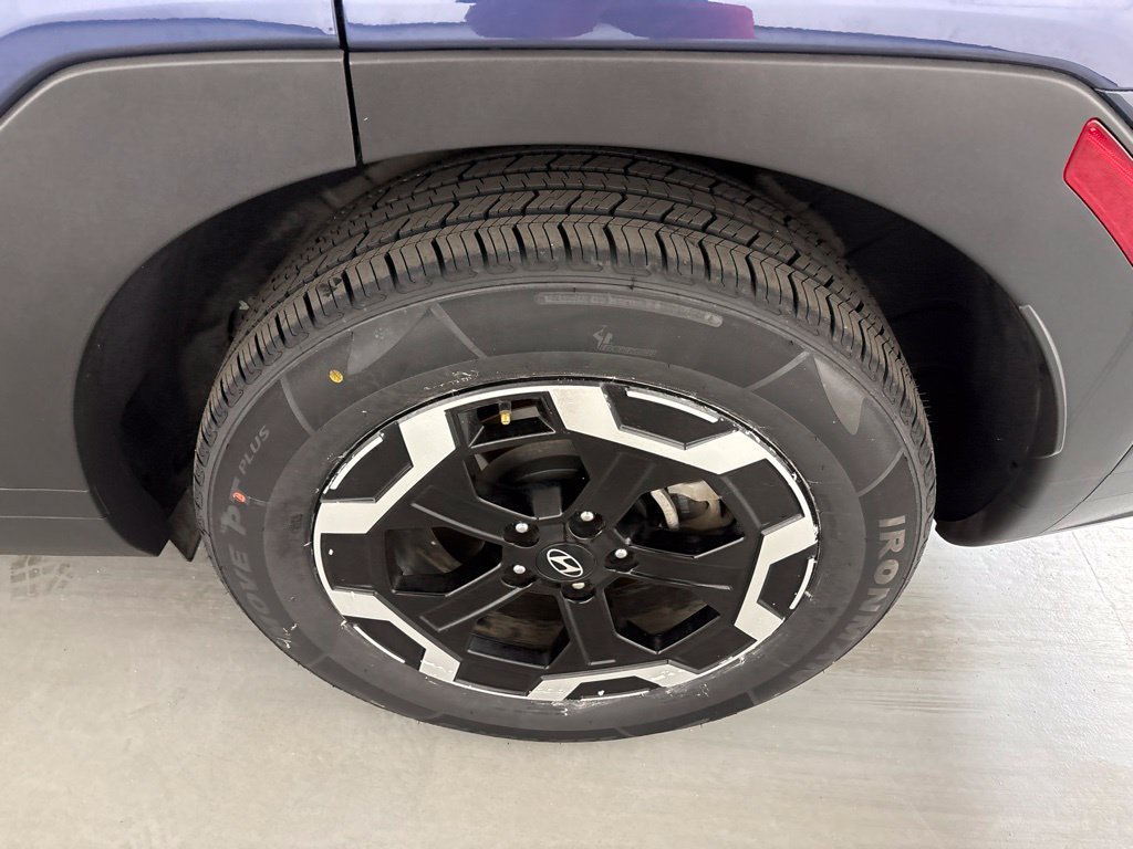 Used 2025 Hyundai Santa Fe SEL FWD image 11