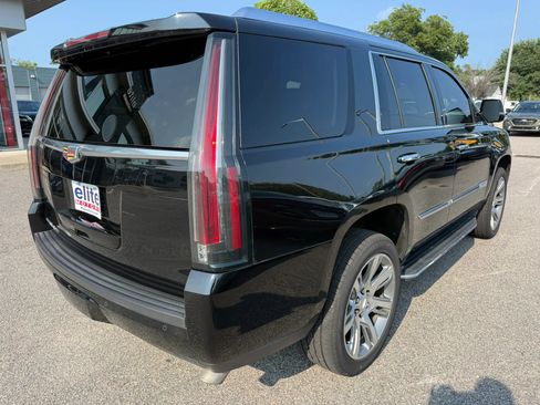 Used 2016 Cadillac Escalade Luxury AWD/4WD image 7