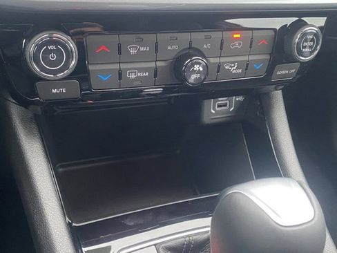 New 2026 Jeep Compass Limited image 42