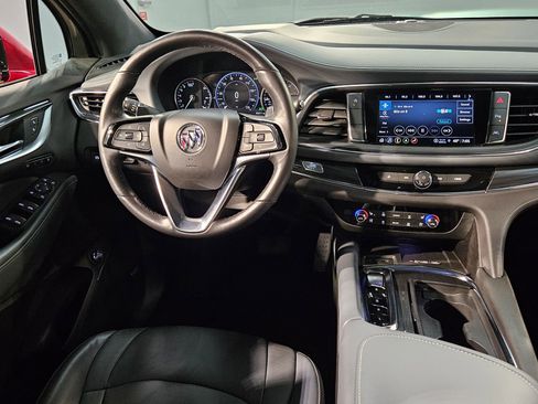 Used 2024 Buick Enclave Premium image 9