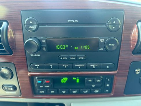 Used 2005 Ford F350 Lariat AWD/4WD image 19