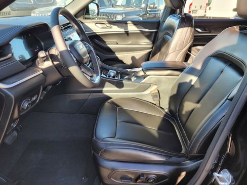 New 2026 Jeep Grand Cherokee L Limited image 12