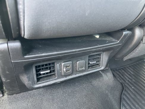 Used 2021 Chevrolet Silverado 1500 LT AWD/4WD image 22