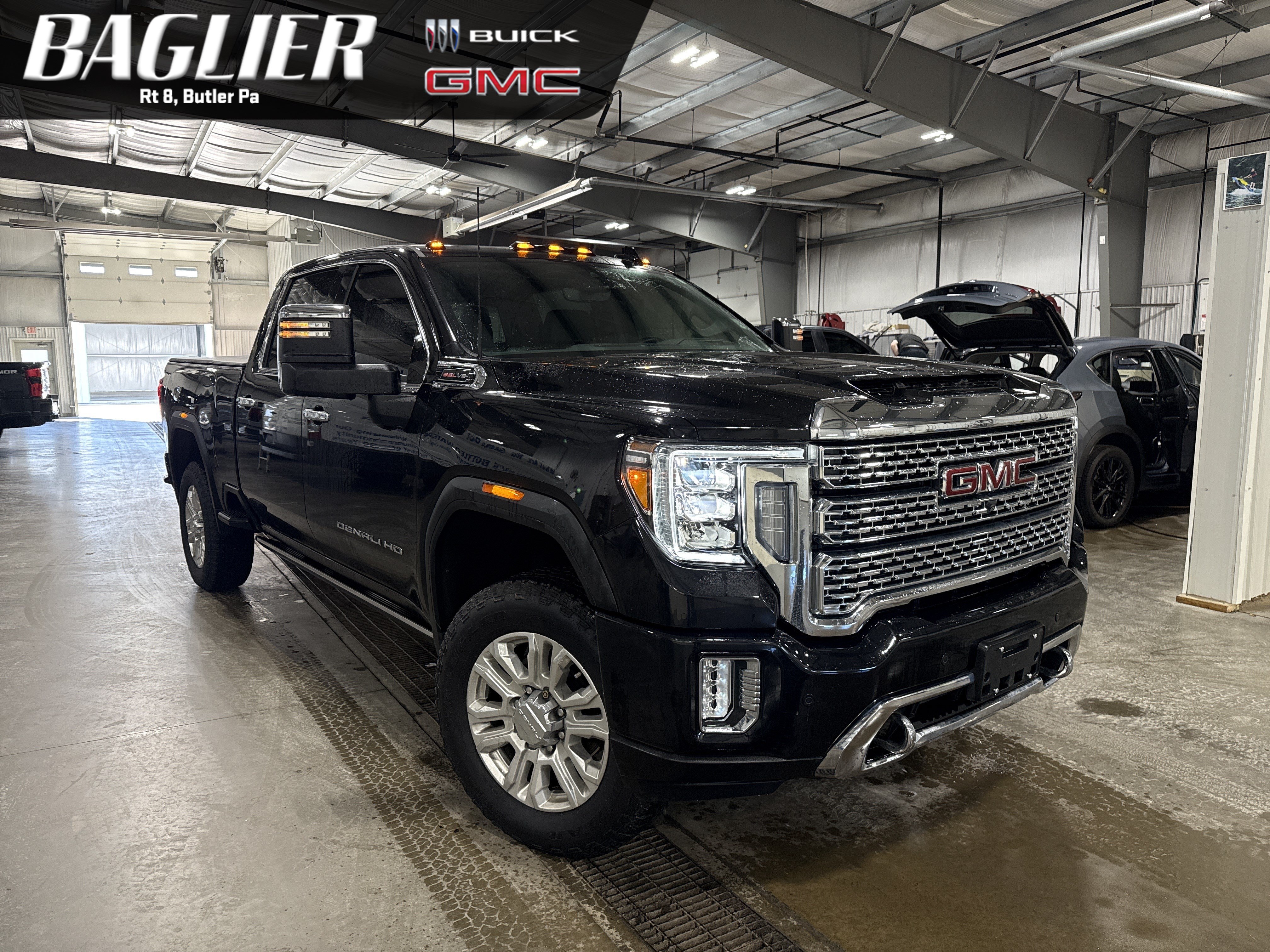 Used 2023 GMC Sierra 2500 Denali w/ Denali Ultimate Package AWD/4WD image 1