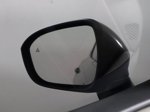 Used 2023 Nissan Ariya FWD image 40