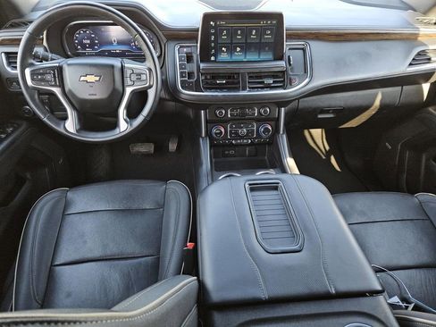 Used 2023 Chevrolet Suburban Premier image 12