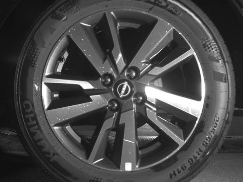 Used 2025 Nissan Versa SV image 14