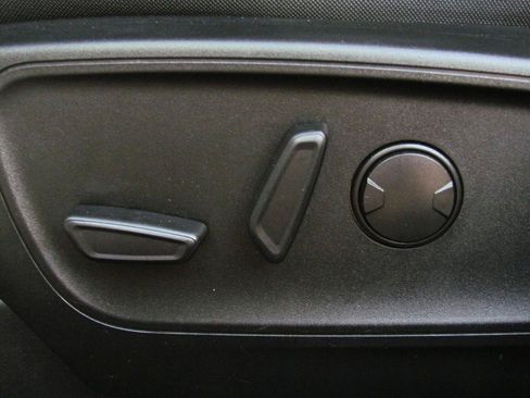 Used 2022 Ford Escape SE w/ SE Sport Appearance Package FWD image 21