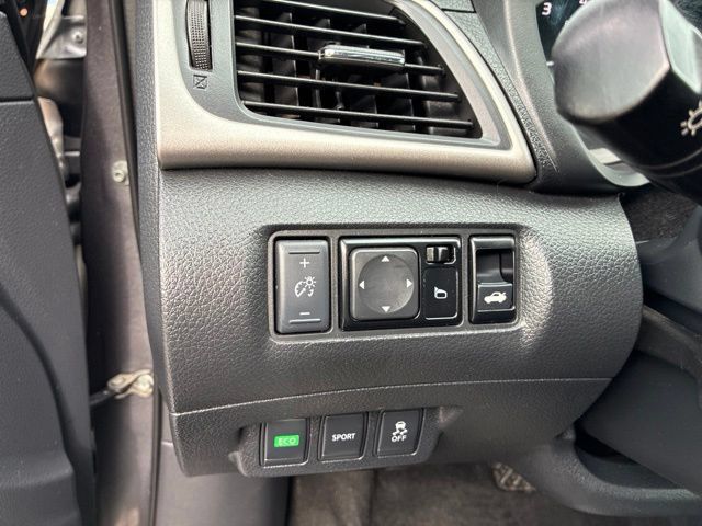 Used 2015 Nissan Sentra SR FWD image 29