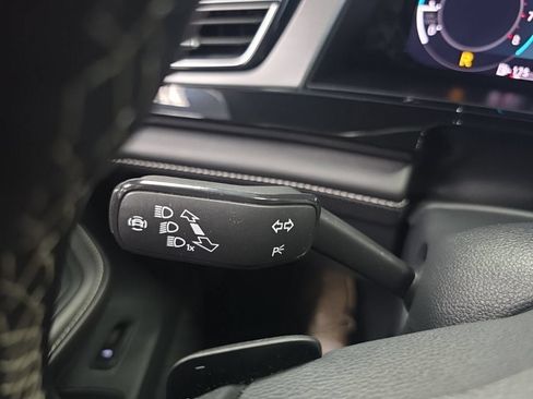 Used 2025 Volkswagen Atlas Cross Sport SE FWD image 29