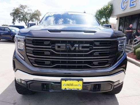 Used 2023 GMC Sierra 1500 SLT image 2