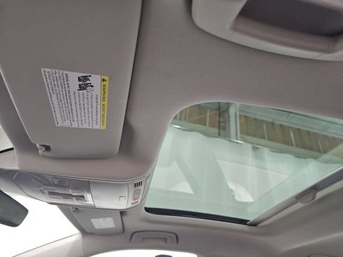 Used 2025 Volkswagen Jetta SE w/ Sunroof Package FWD image 10