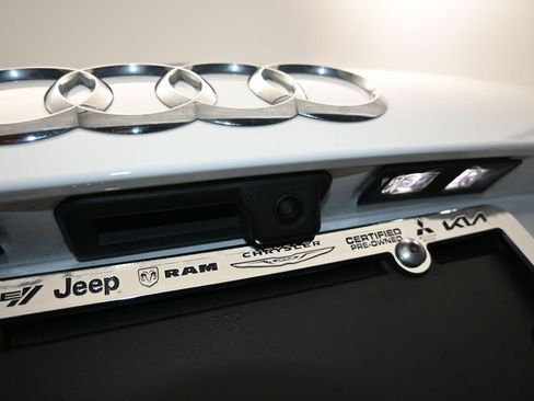 Used 2025 Audi Q3 2.0T Premium image 38