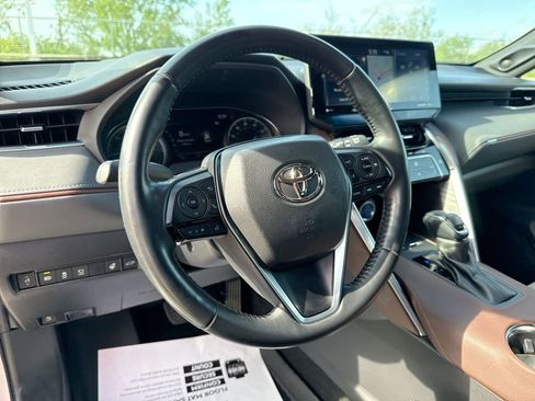 Used 2021 Toyota Venza Limited w/ Advanced Technology Package AWD/4WD image 11