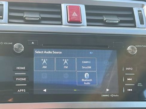 Used 2017 Subaru Outback 2.5i Limited image 10