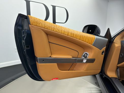Used 2013 Aston Martin DB9 Volante RWD image 22