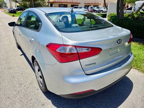 Used 2014 Kia Forte LX FWD image 11