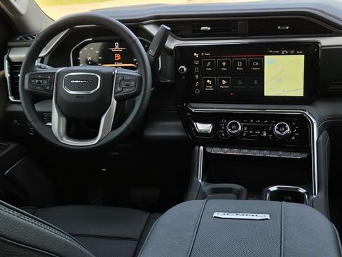 New 2026 GMC Sierra 2500 Denali w/ Denali Reserve Package AWD/4WD image 4