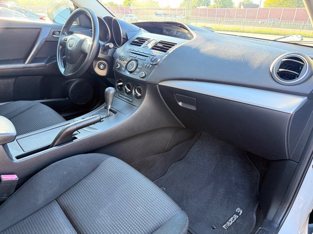 Used 2012 MAZDA MAZDA3 i Sport FWD image 27