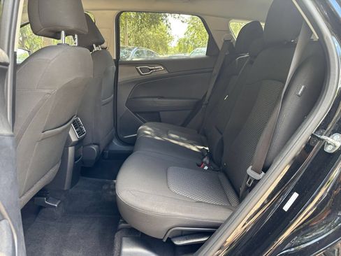 Used 2025 Kia Sportage LX FWD image 23
