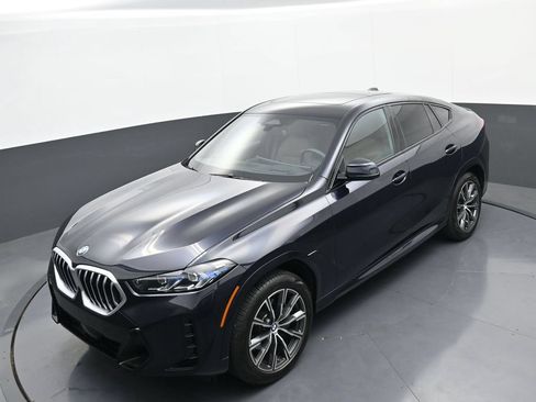 Used 2026 BMW X6 xDrive40i AWD/4WD image 32
