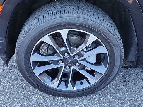 Used 2023 Jeep Grand Cherokee Overland image 9