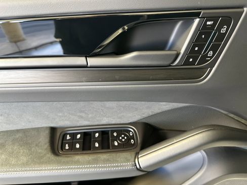 New 2026 Porsche Cayenne GTS AWD/4WD image 12