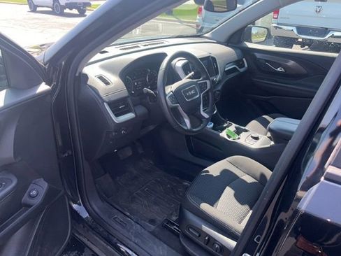 Used 2023 GMC Terrain SLE w/ Driver Convenience Package FWD image 9