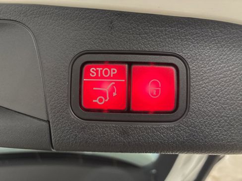 Used 2023 Mercedes-Benz GLA 250 4MATIC image 25