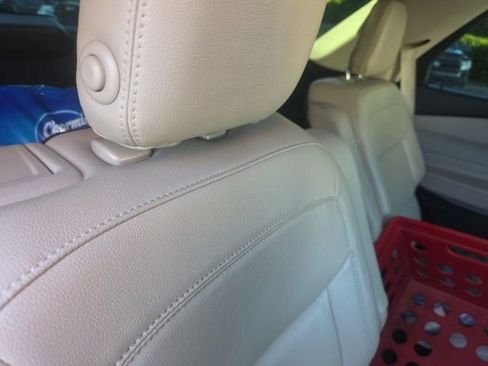 Used 2020 Ford Explorer XLT w/ Equipment Group 202A AWD/4WD image 10