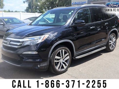 Used 2017 Honda Pilot Touring image 1