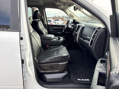 Used 2018 RAM 3500 Laramie image 29