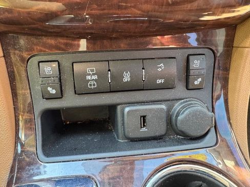 Used 2015 Buick Enclave Premium FWD image 25
